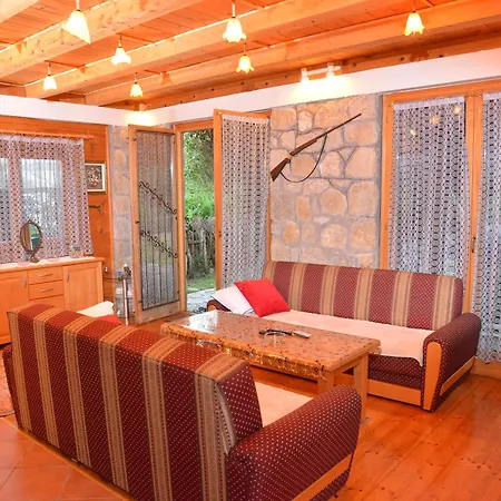 River Hideaway Cazin